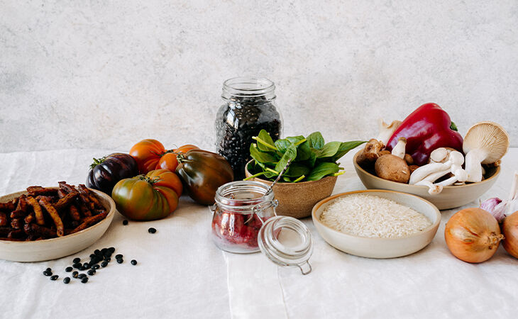 For the perfect post-workout dinner, try these spiced black beans with veggies and tomato sauce